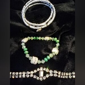 Elegant Silver and HELLO KITTY  Green Beaded Bracelet Set